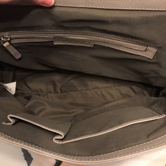 Hadaki Lady Urban Large Messenger - Pearl Grey - Picture 3 of 3